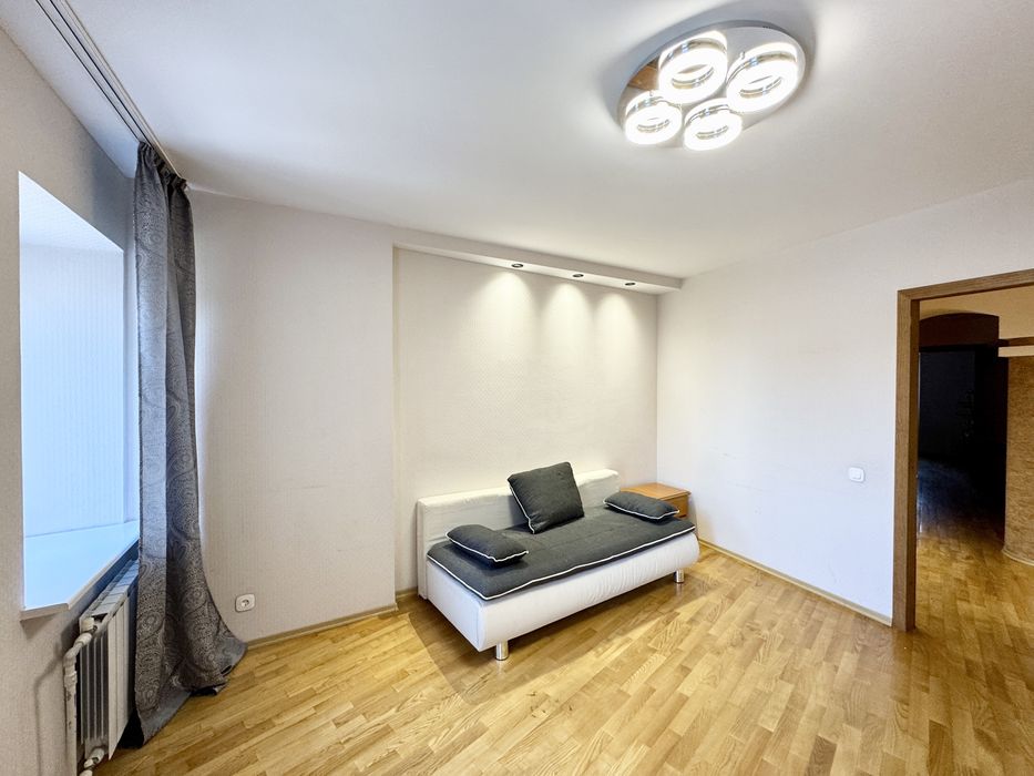 Продаж квартири 3-х кімн 118 м2 на Ливарна 9