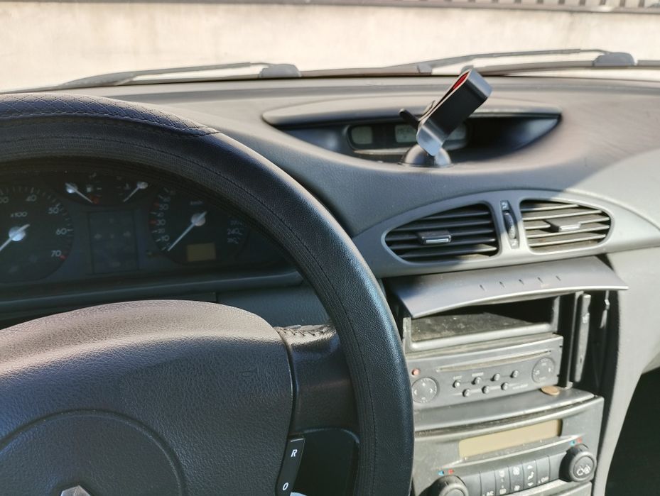 Samochód renault laguna II