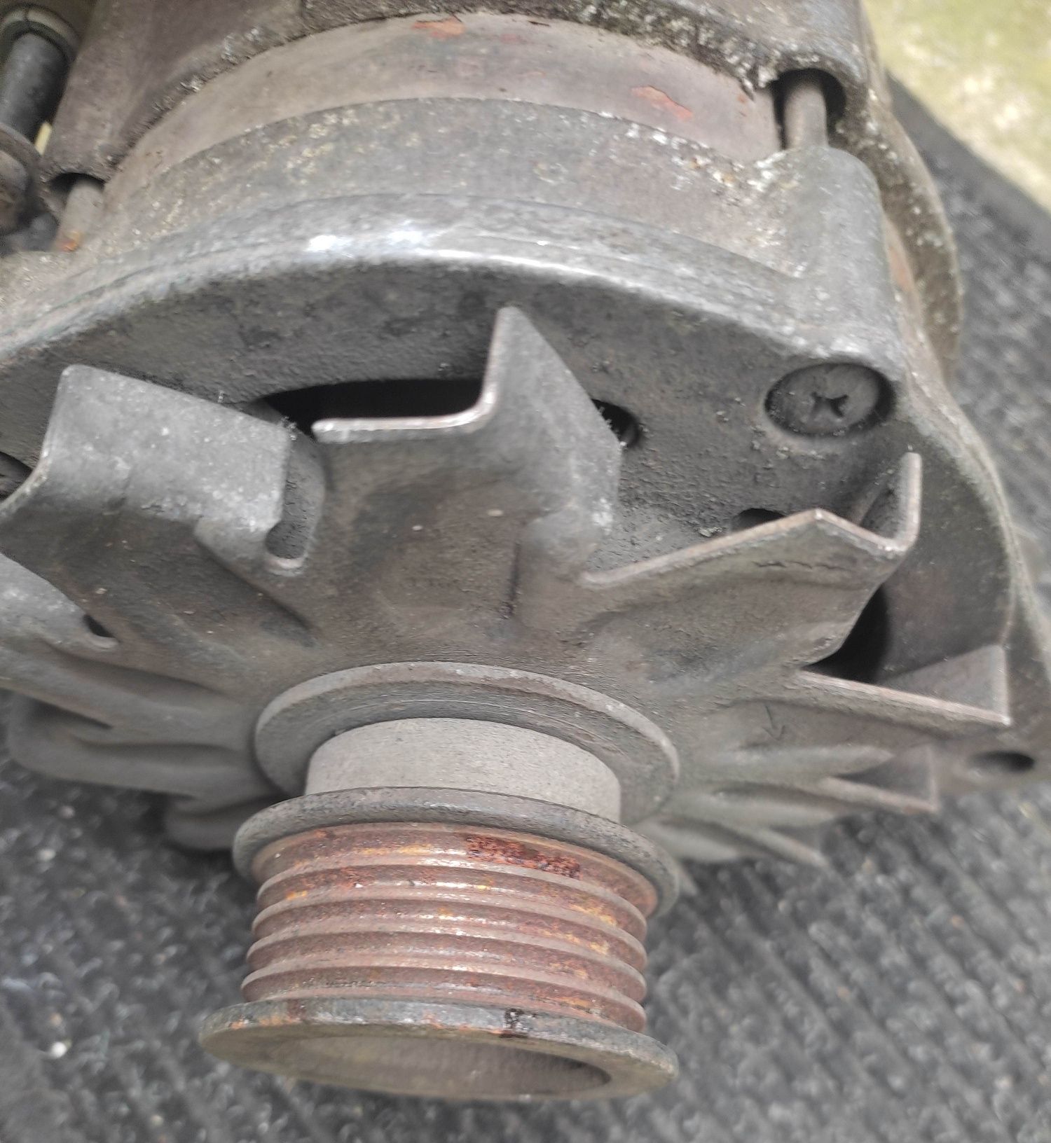 Alternator Opel Astra 1 generacji 1.4 V8