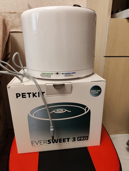 Поилка для кота .