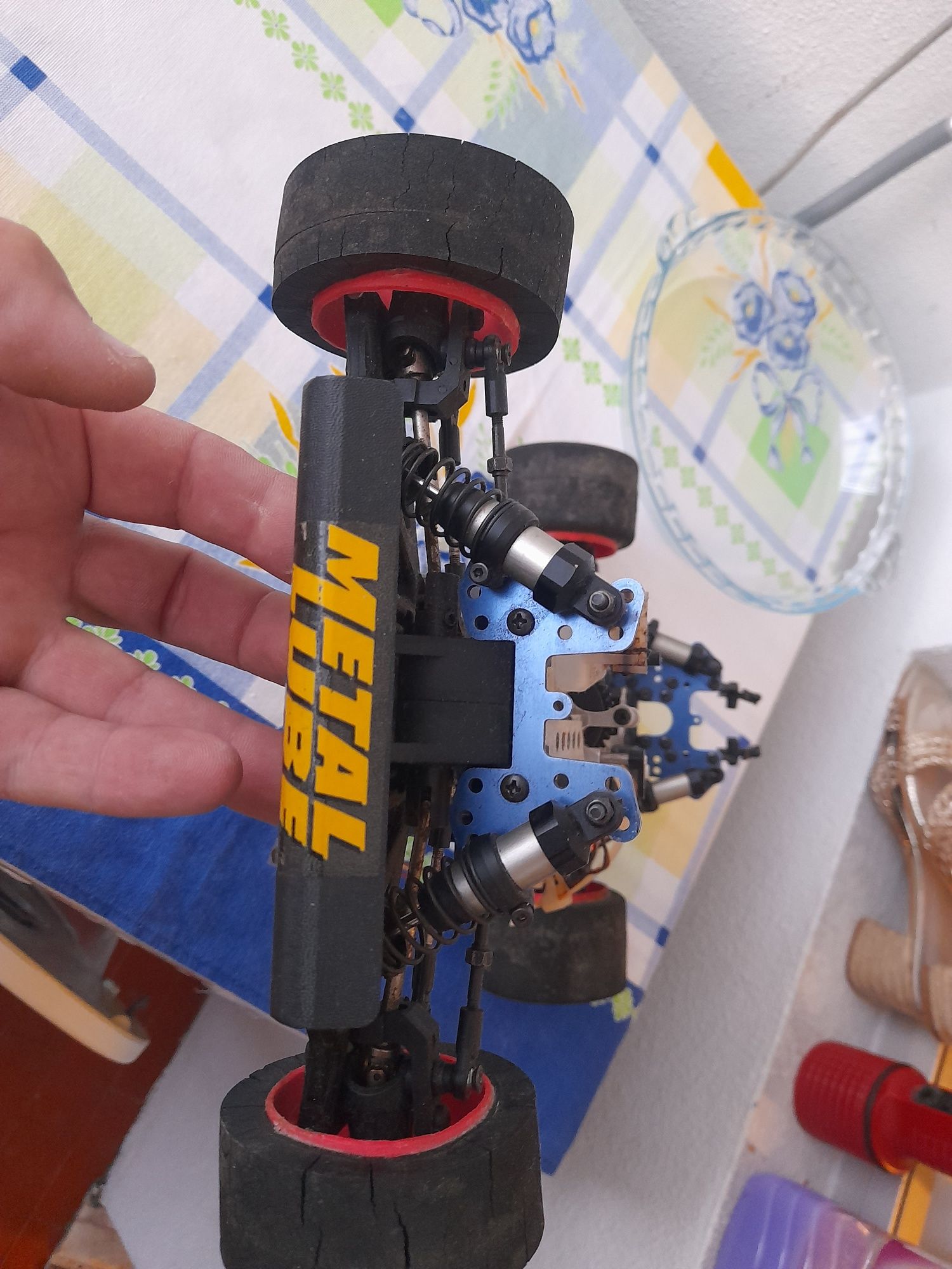 Vendo rc 1/10 com comando