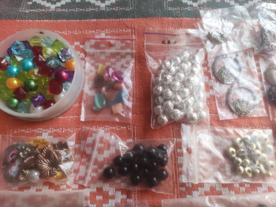 Фурнитура и бисер