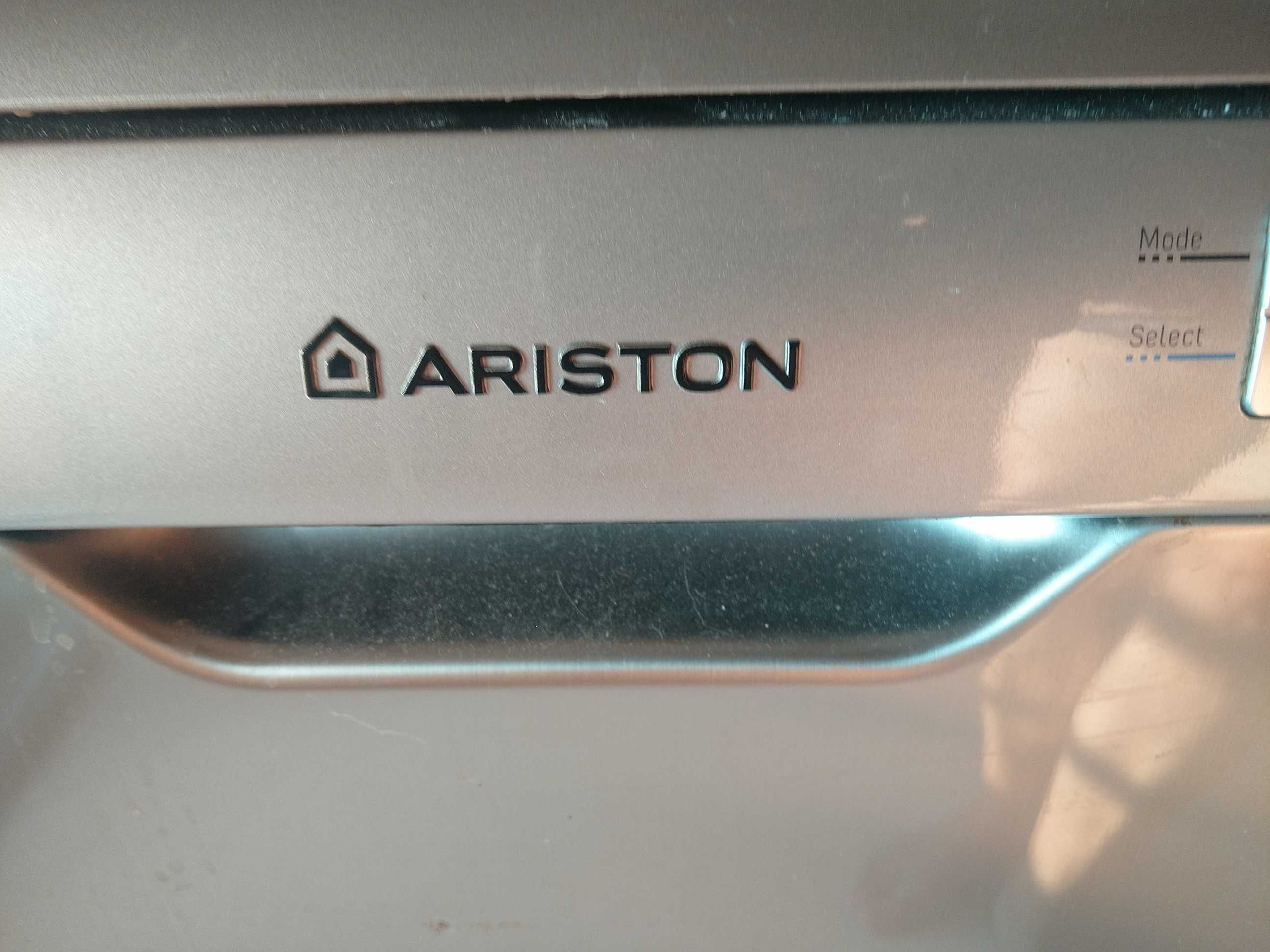 Máquina lavar loiça Ariston