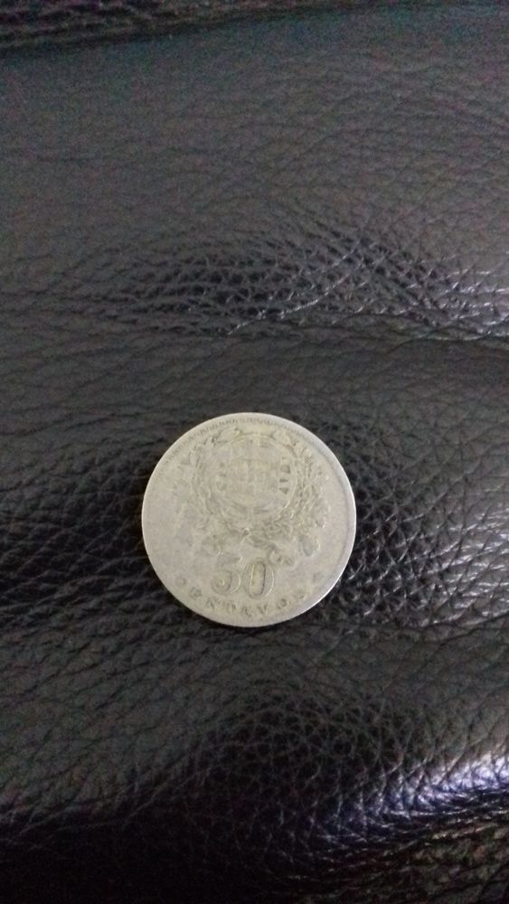 Moeda 50 centavos e 1 Escudo