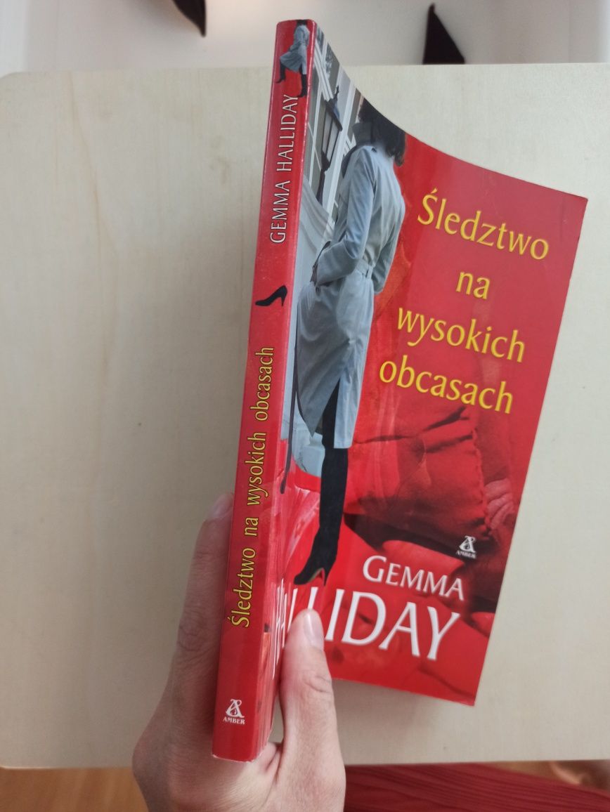 Gemma Halliday - Śledztwo na wysokich obcasach