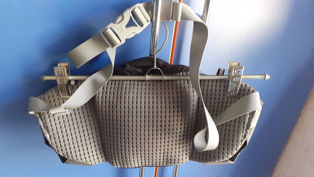 Сумка на пояс Karrimor(Великобритания).Новая.Серочерная.