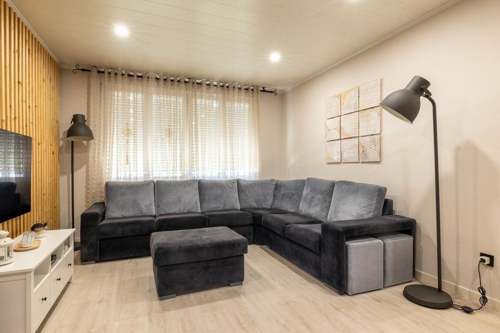 Vendo Sofá preto em L