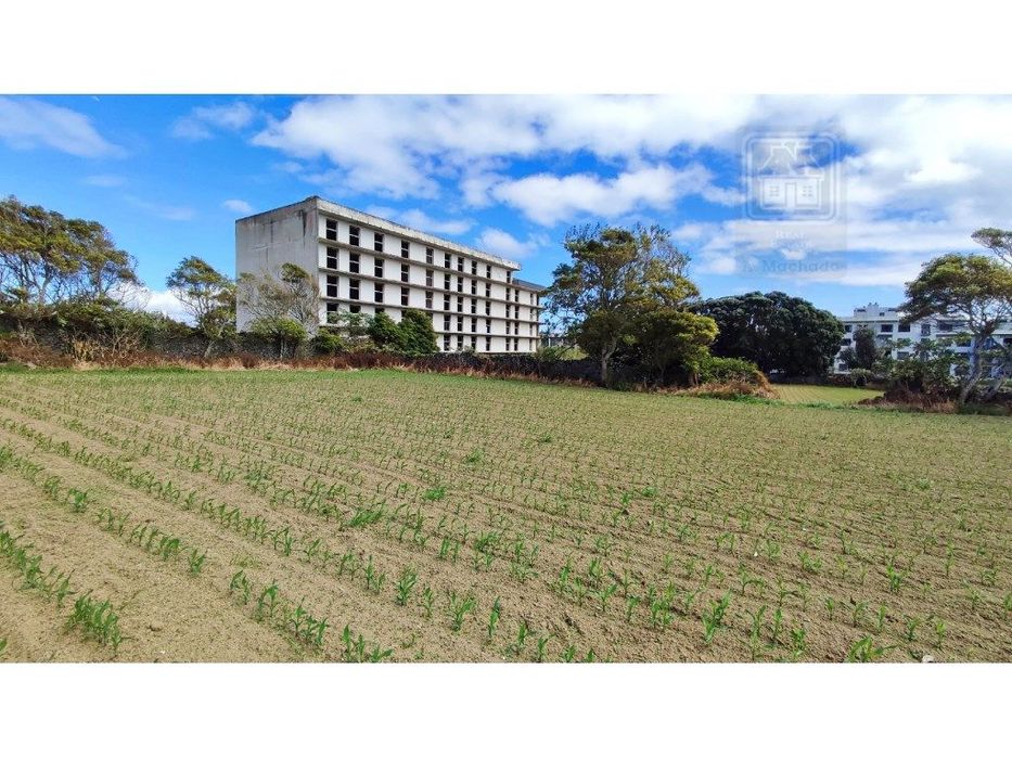 VENDA de TERRENO com potencial para construção - São José, Ponta De...