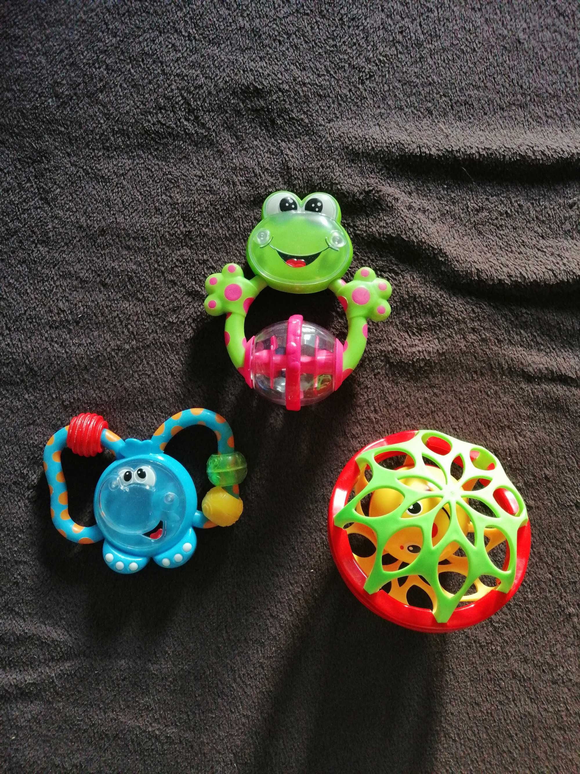 Lote 3 Brinquedos de Bébé - Chocalhos, Bolas, Rocas