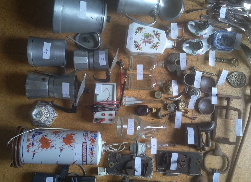 Peças antigas de épocas diferentes