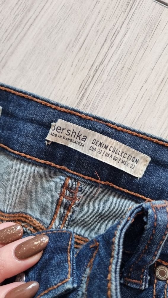 Spodnie jeansy Bershka r. 32 xxs