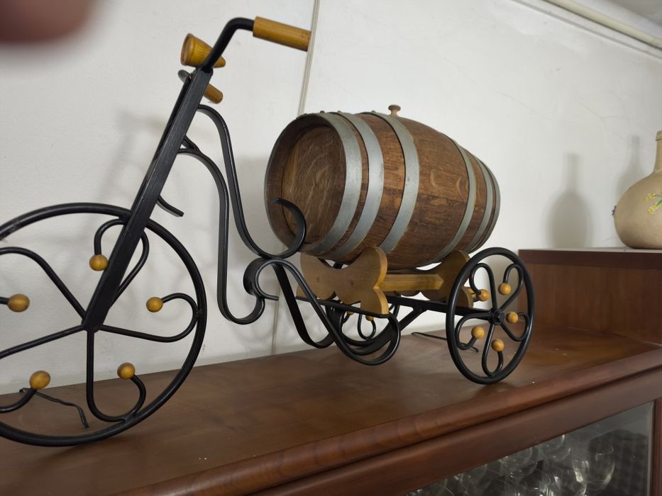 Bicicleta em ferro zincada. E pintada