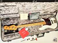 Mint! Fender® American Ultra Precision Bass® '2019 Arctic Pearl w/case