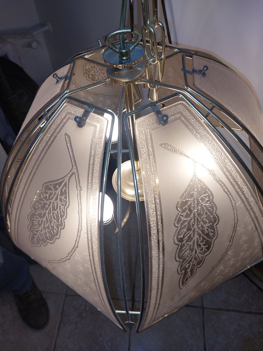 Lampa złota że szkłami