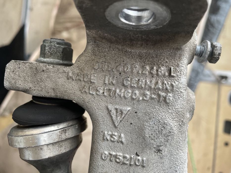 Zwrotnica wachacz prawa lewa przod porsche panamera 971 bentley gt