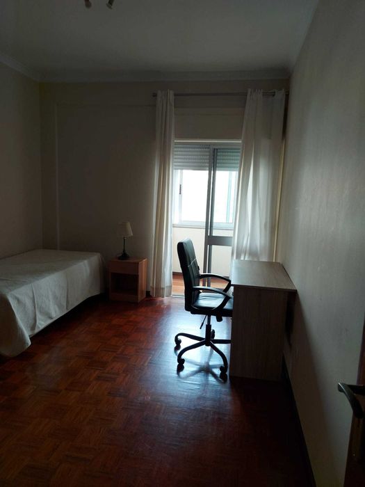 QUARTO  PARA ARRENDAR CENTRO DO LUMIAR