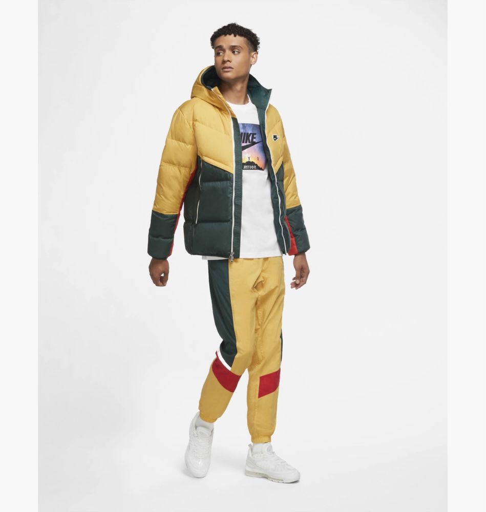 Пуховик Nike SPORTSWEAR DOWN-FILL WINDRUNNER оригінал  CU4404-700