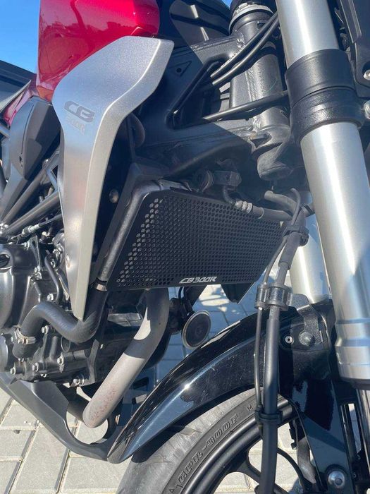 Honda CB300R - Impecável e Pronta a Andar!