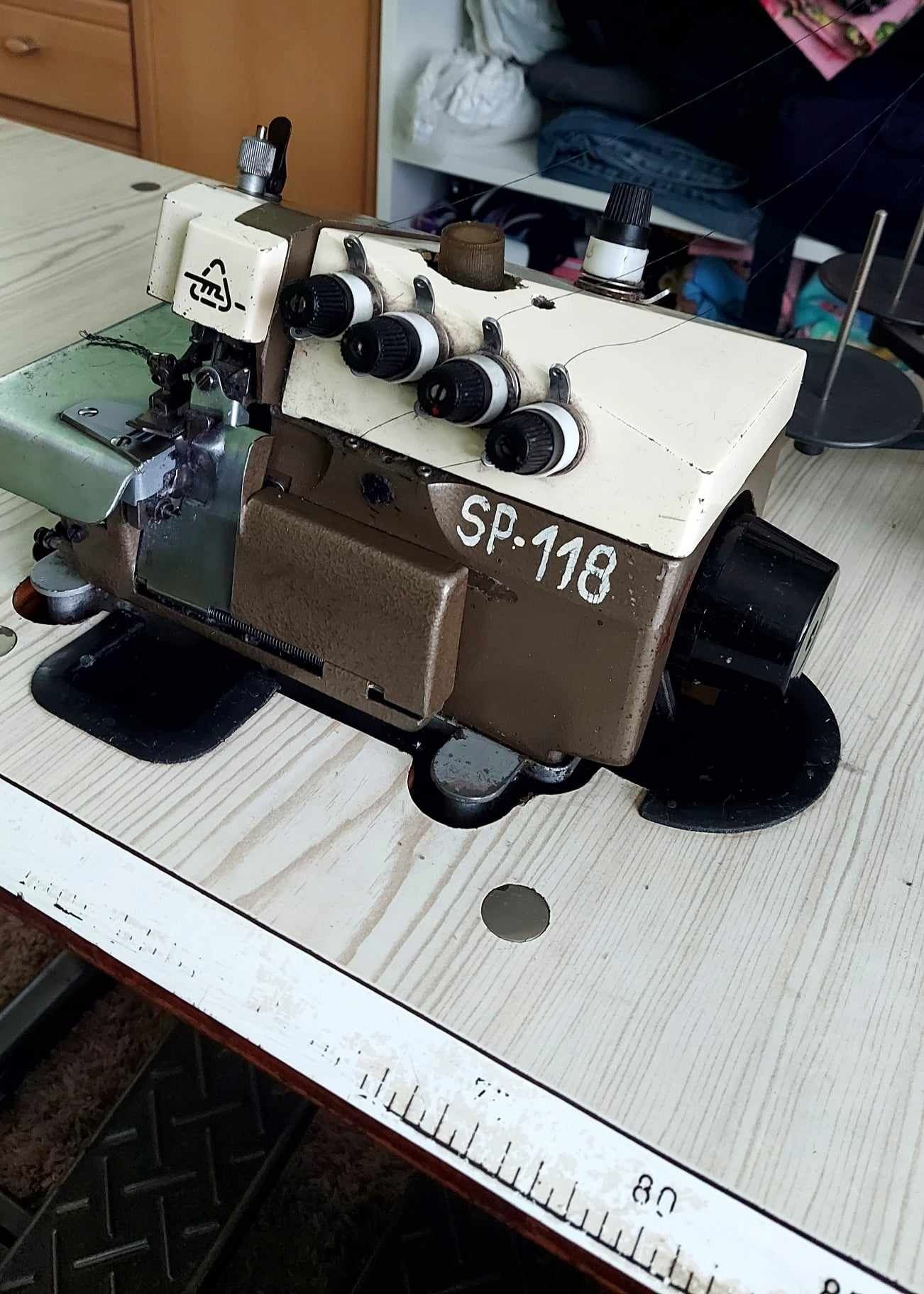Maszyna overlock 380v