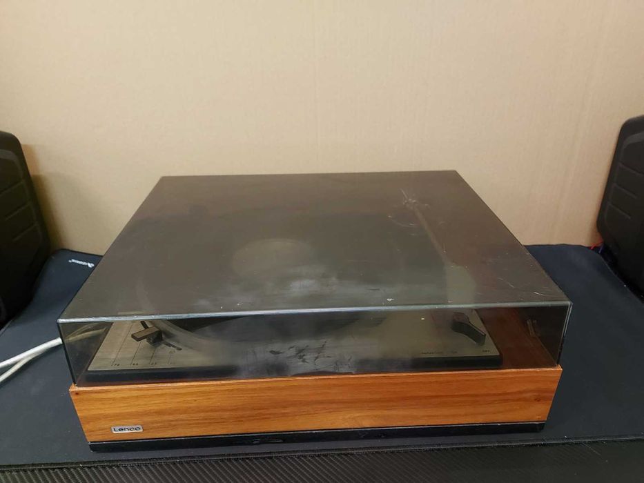 Gramofon Lenco L75