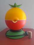 Espremedor de citrinos em formato de laranja
