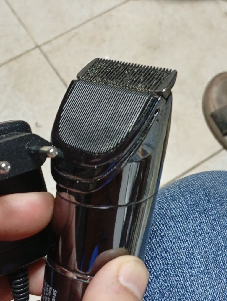 Máquina de Cortar cabelo a bateria com várias medidas