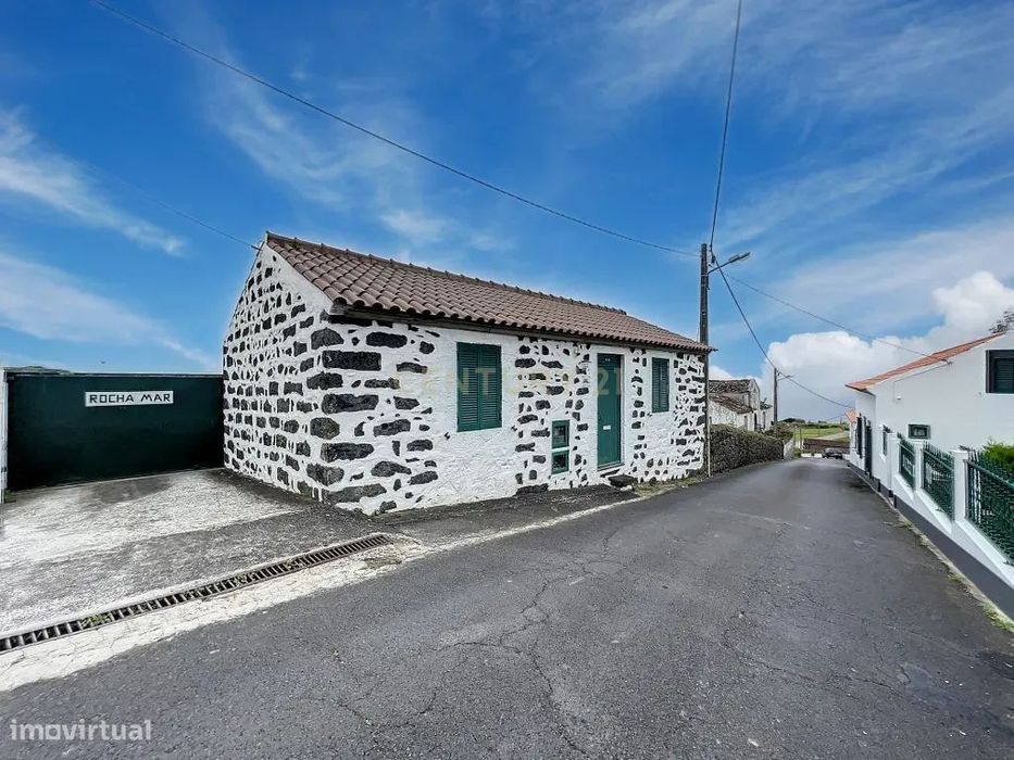 Casa Rocha Mar – Refúgio Perfeito com Vista Deslumbrante!