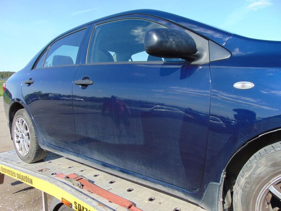 DRZWI PRAWE PRZÓD PRZEDNIE TOYOTA COROLLA E15 8S6