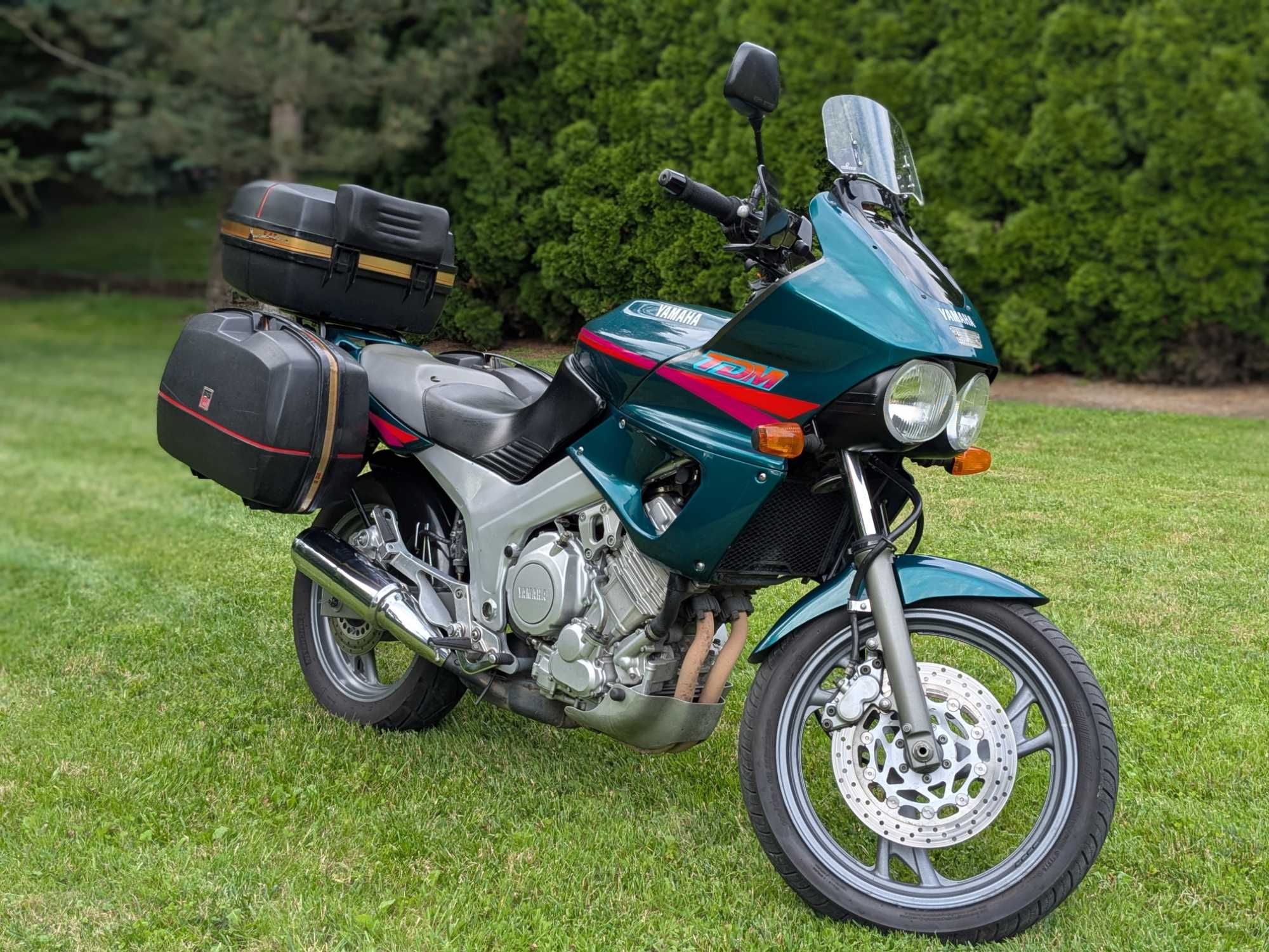 Sprzedam piękną Yamahę TDM 850 cm3, szosowo turystyczny klasyk!