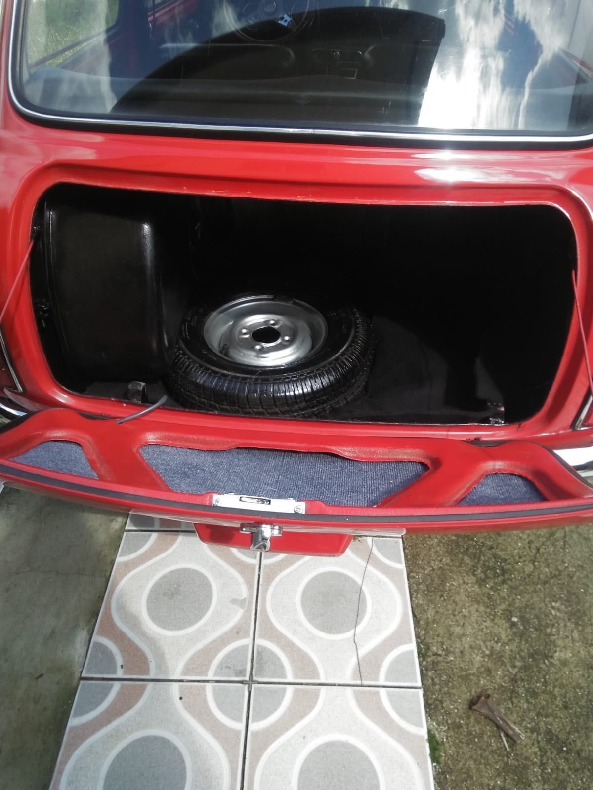Mini GT 1275 deslumbrante