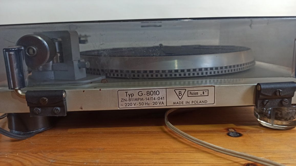 gramofon stereo Hi-fi UNITRA G 8010.