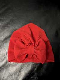 Czerwona czapka turban