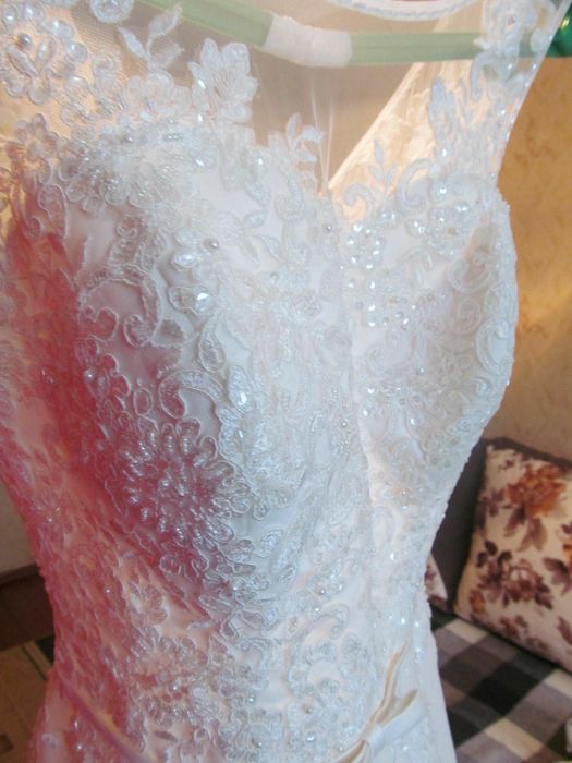 Весільна сукня колір айворі