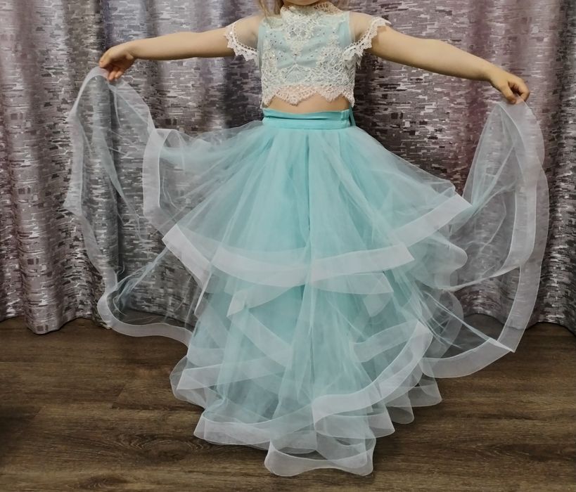 Шикарне плаття для дівчинки