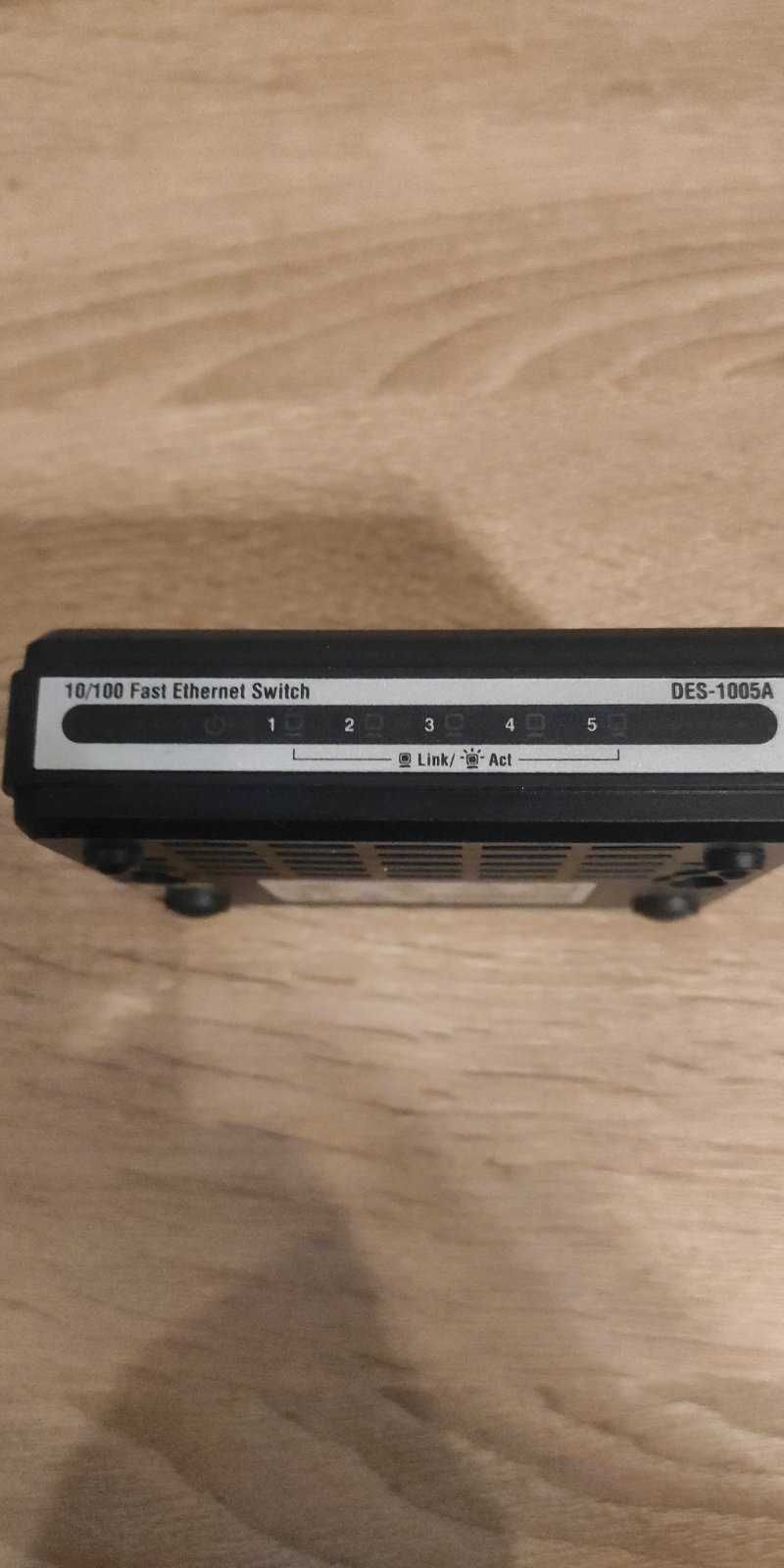 Свич коммутатор D-Link DES-1005A