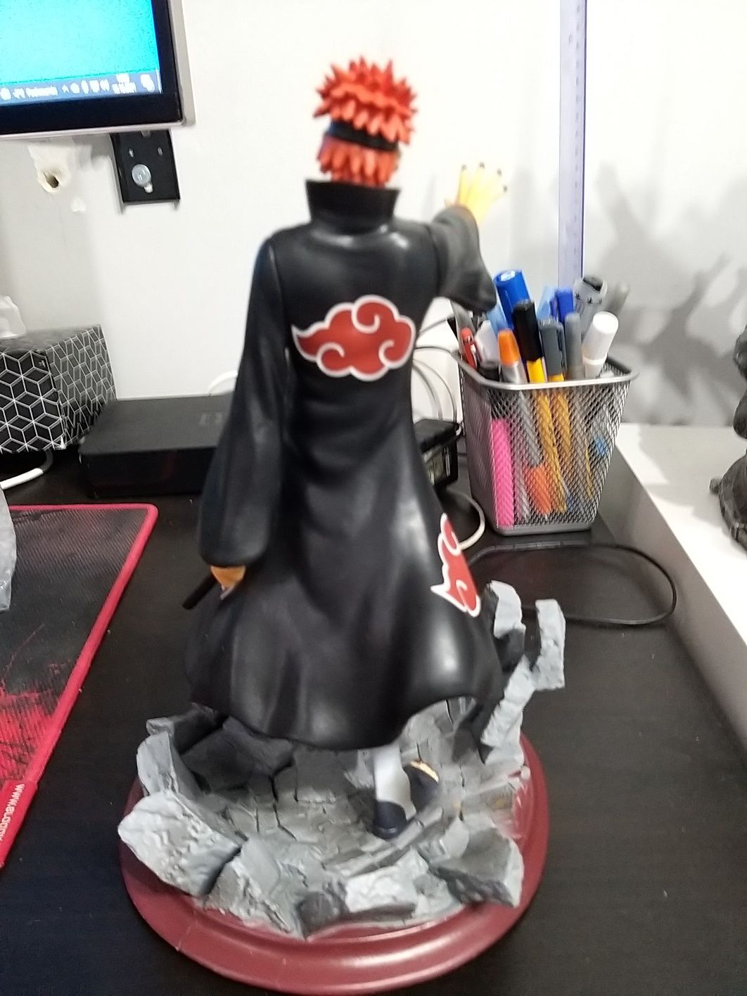 Naruto Pain na skałach figurka