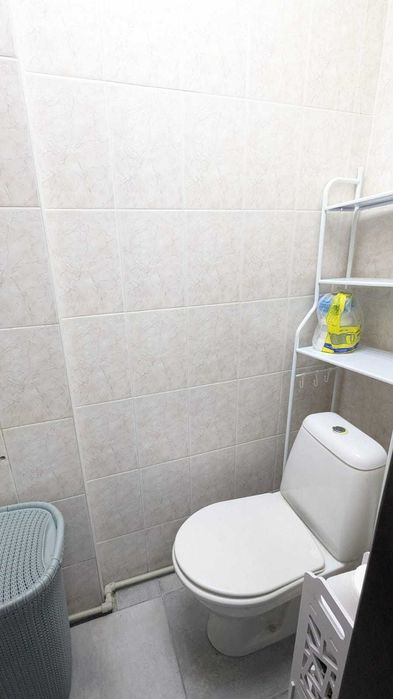 Арсенальна, Івана Мазепи 3-Б, поруч фуд-корт, урядовий квартал