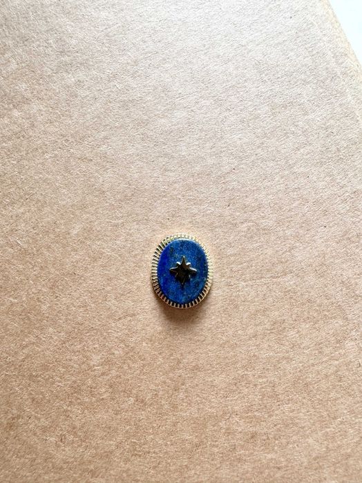 Dekor z lapis-lazuli ze złotą gwiazdą