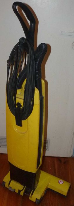 Odkurzacz Kolumnowy Karcher CW 100 z elektroszczotką