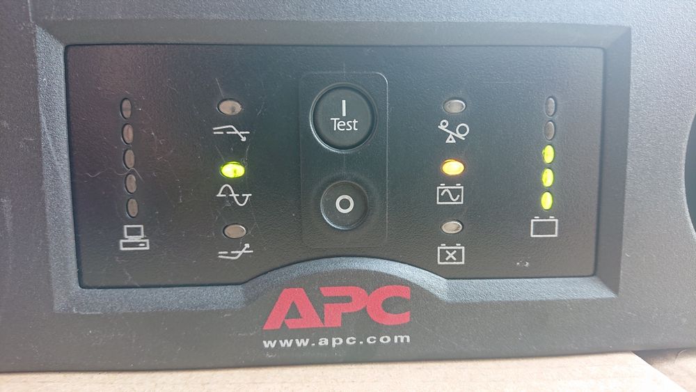 ДБЖ APC Smart-UPS 3000 (SUA3000RMI2U) з повною потужністю 3000 V·А, ви