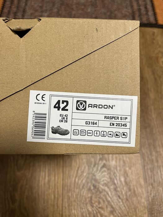 Це робочі захисні кросівки ARDON Rasper S1P.