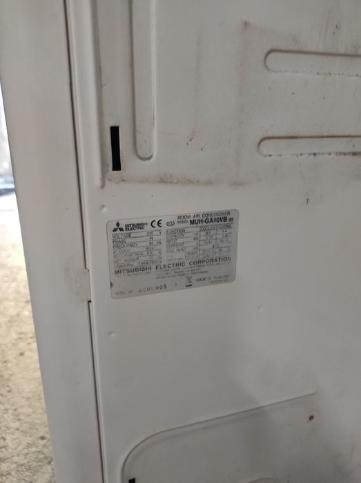 Ar condicionado Mitsubishi usado a funcionar