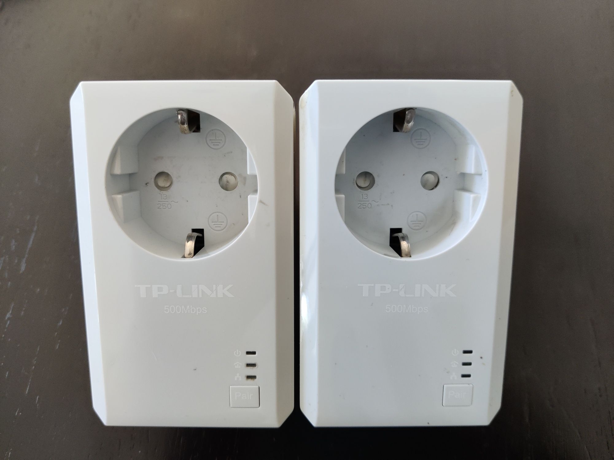 Powerline--TP-Link TL-PA4010PKIT AV500 Powerline Adapter with AC Pass