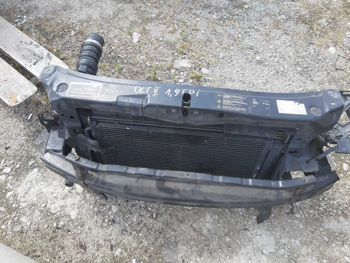 Skoda Octavia II  1.9 TDI pas przedni