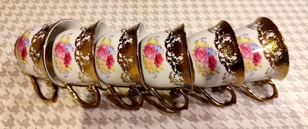 Витончений кавовий сервіз на 6 персон. Вироблено і привезено із Італії