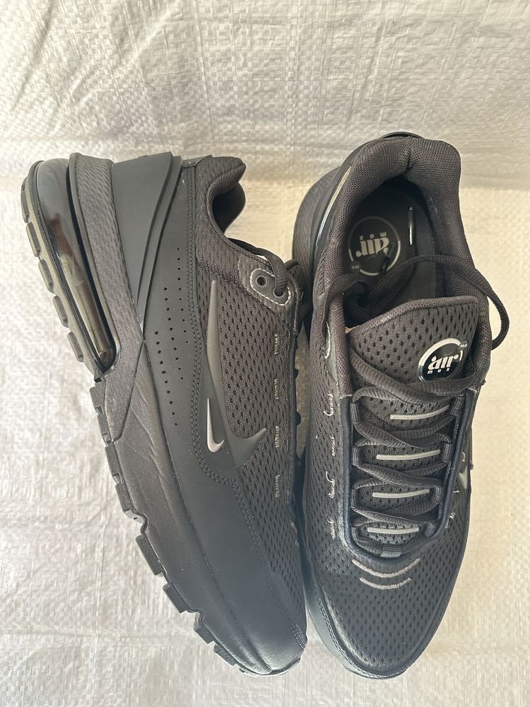 Чоловічі кросівки Nike Air Max Pulse DR0453-003