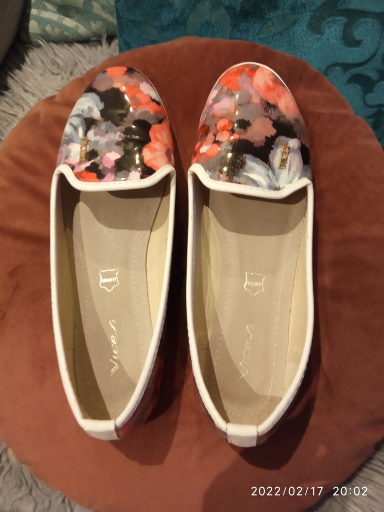 Buty jesień lordsy 38 39 damskie pastele skóra koral mokasyny Lasocki