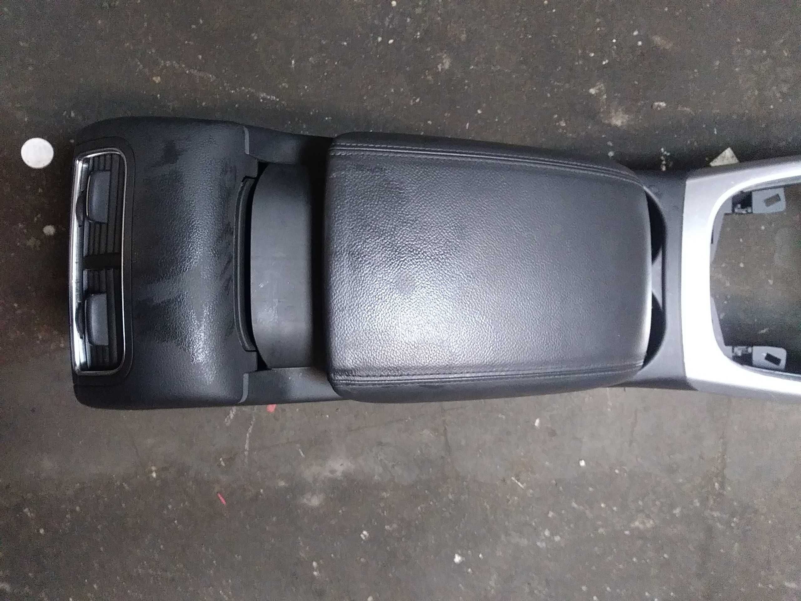 Audi Q5 8R podłokietnik tunel środkowy Części