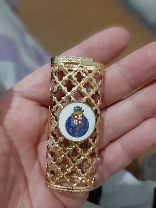 Capa esqueiro BIC dourada fcp