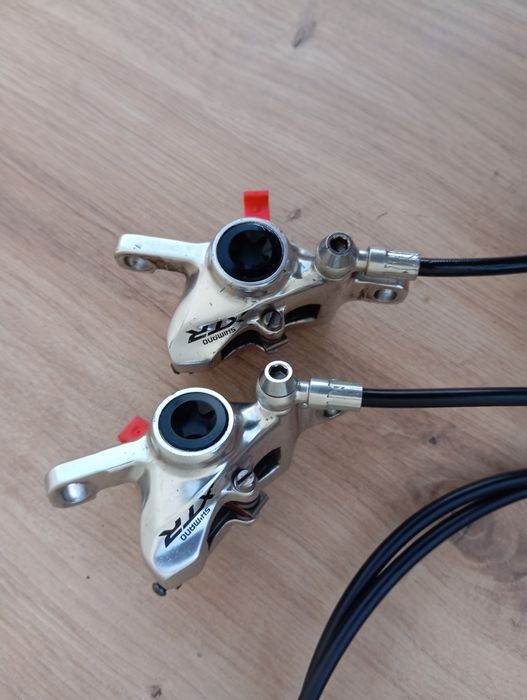 J-Bikes (bicicletas) travões hidráulicos Shimano XTR